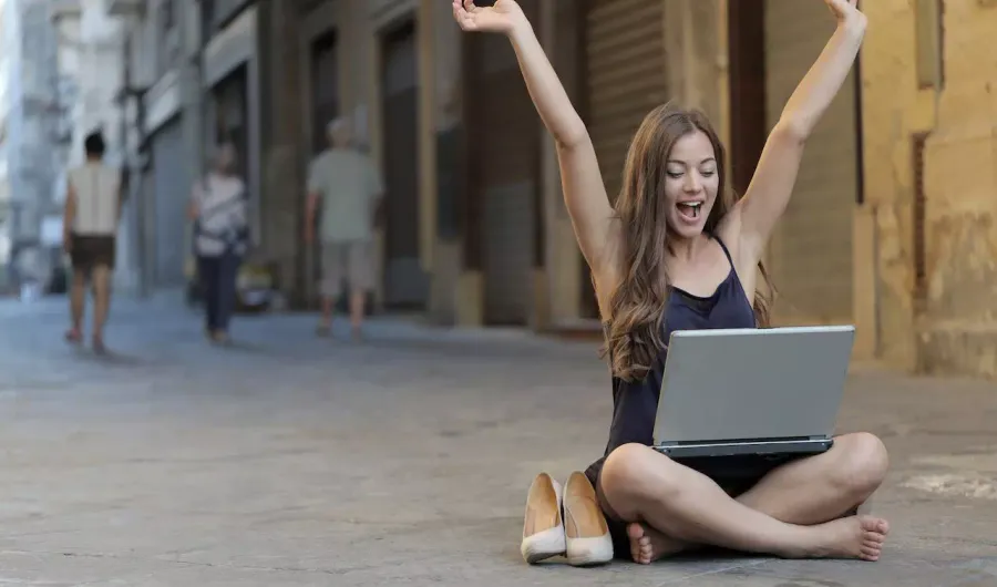 Гайд, как стать фрилансером с нуля и наращивать доход на реальных примерах