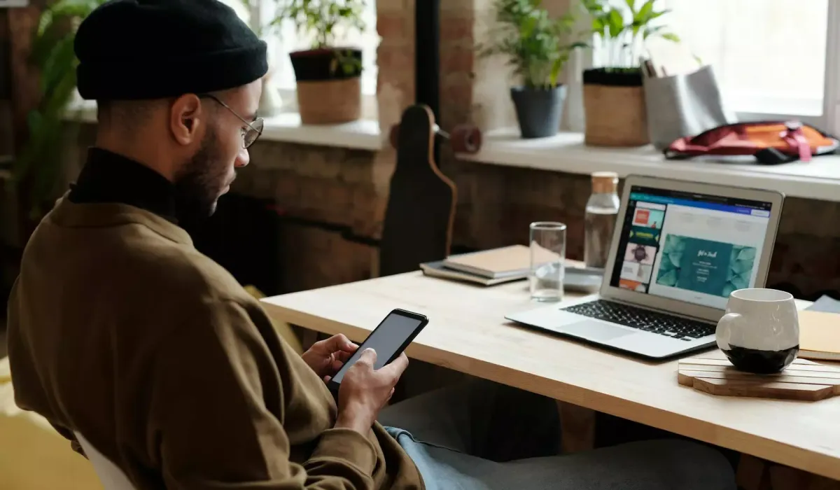 Как стать дизайнером: выбор направления и старт карьеры