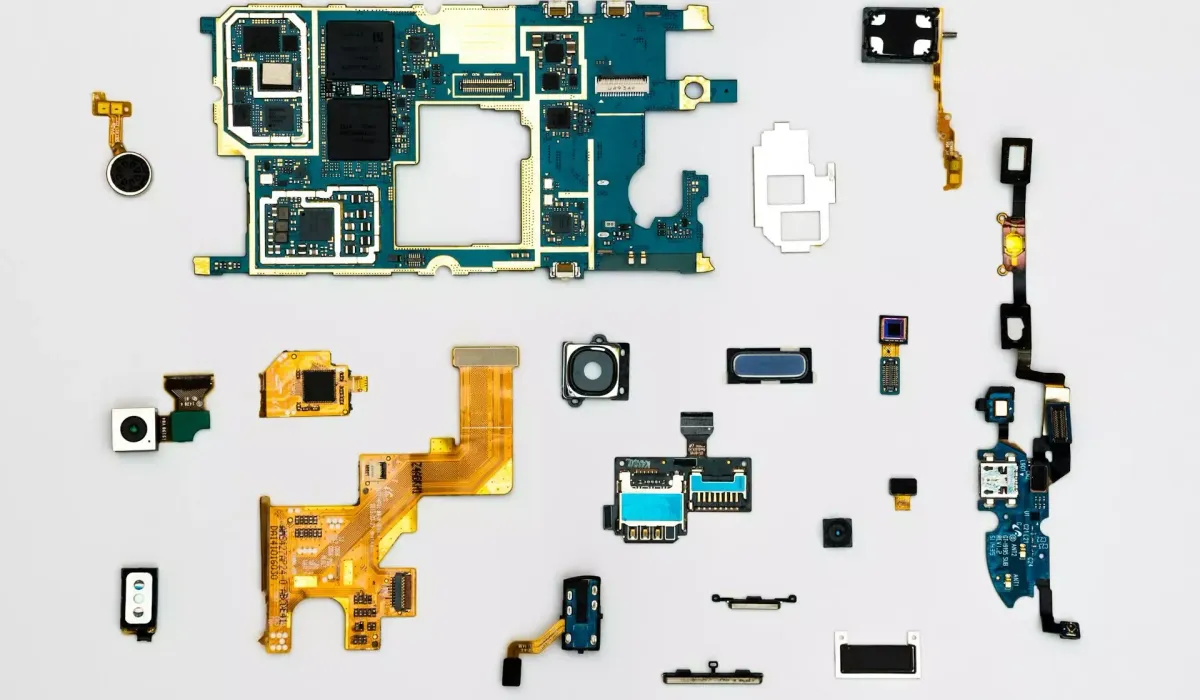 Полный список профессий в робототехнике: сколько зарабатывают специалисты и что делают
